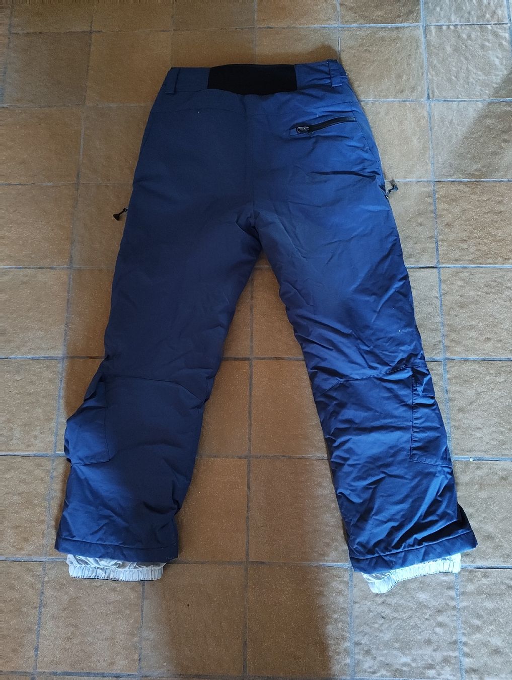 Lotti di vestiti: Ski-Jacke und -Hosen – Usato da Windisch venduto da grey_forrest 2