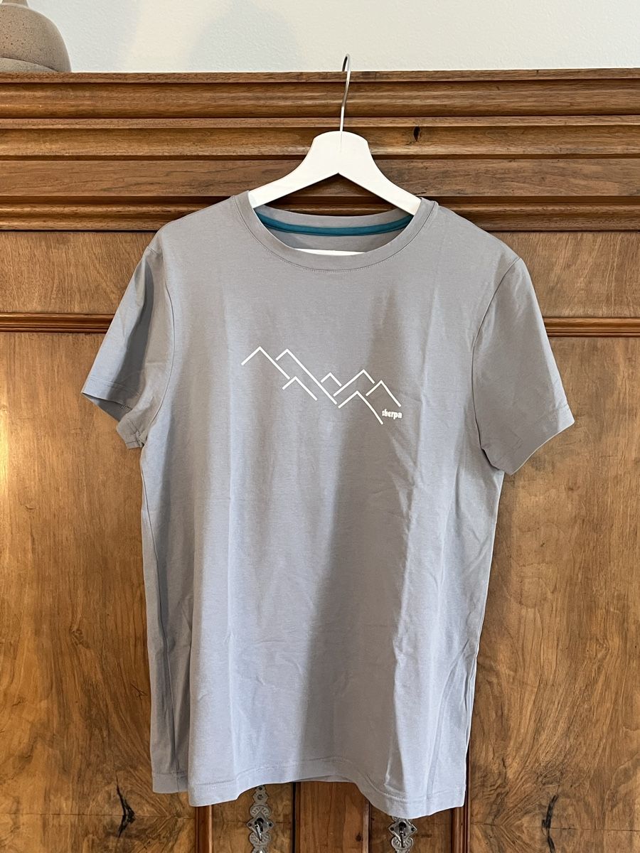 Sherpa T-Shirts: T-Shirt, hellgrau, Gr. S, Sherpa – Gebraucht aus St. Gallen von Gloom22