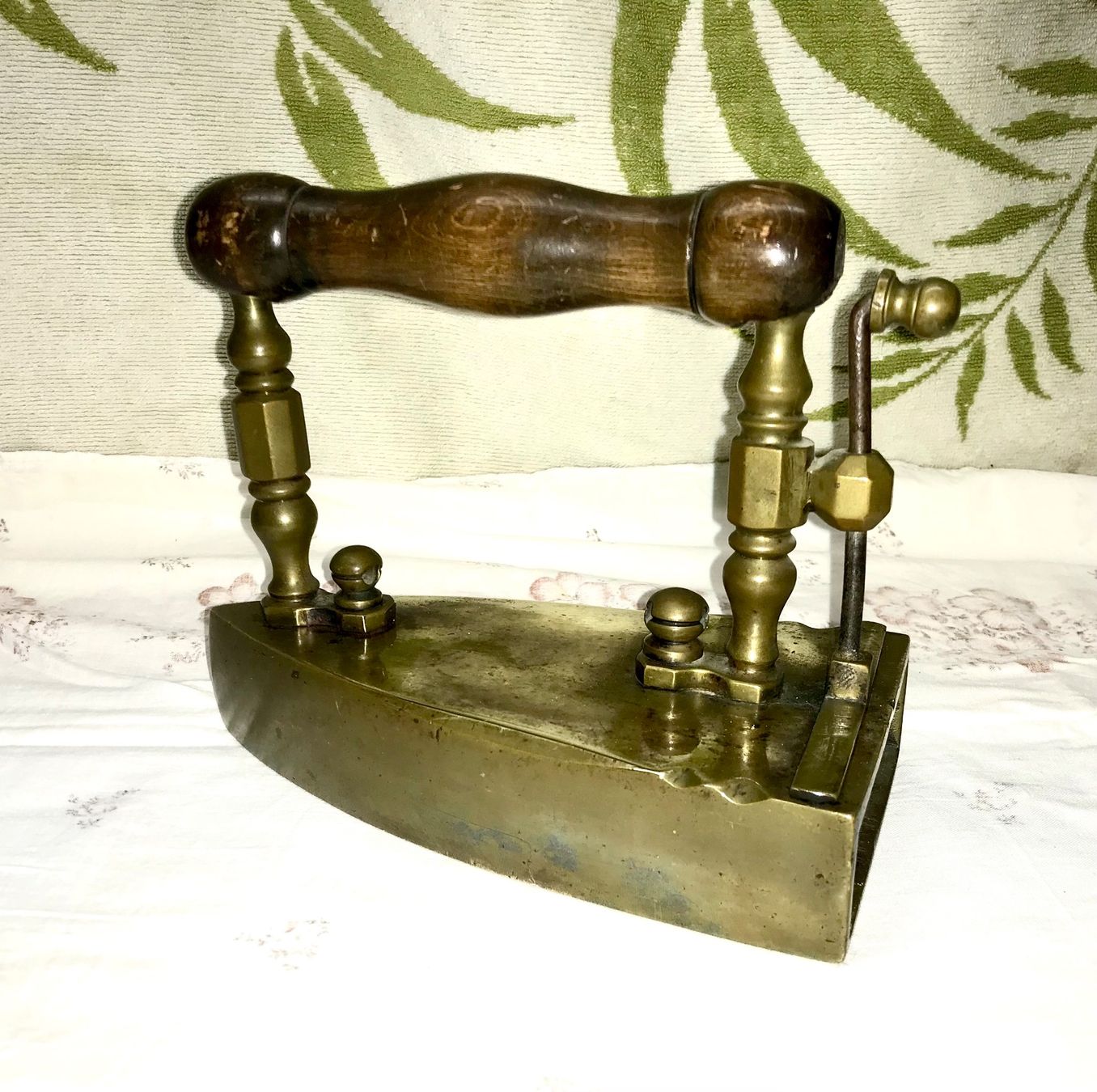 Ferri da stiro: Dekoratives Biedermeier Bügeleisen, original, – Usato da Füllinsdorf venduto da unda2 1