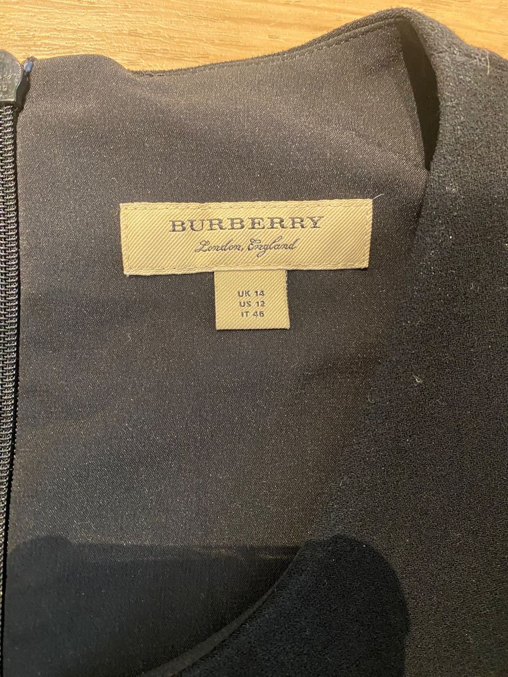 Burberry Vestiti: Original Burberry Kleid Grösse 40/42 – Usato da Kollbrunn venduto da Zizu_7 5
