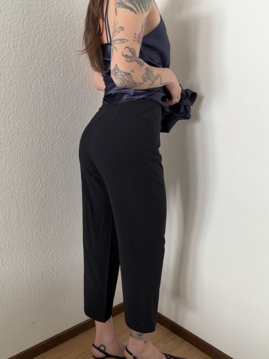 Escada Hosen: Escada Navy Wool Blend Cropped Pants, Size 34 vintage – Gebraucht aus Knonau von Grapesvintage 3