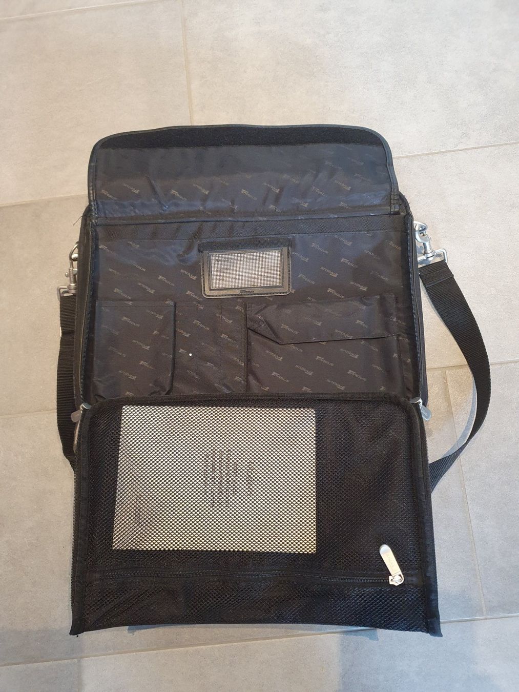 Targus Borse: Targus Laptop Tragetasche 15" – Usato da Radelfingen b. Aarberg venduto da mts_h8kq 4