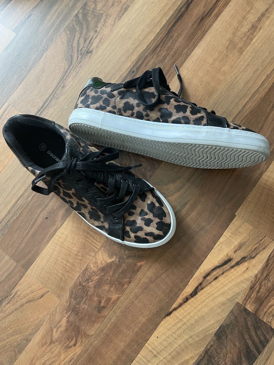 Damenschuhe: Leo sneaker grösse 39 sehr bequem – Gebraucht aus Ennenda von pao_ss5t 1