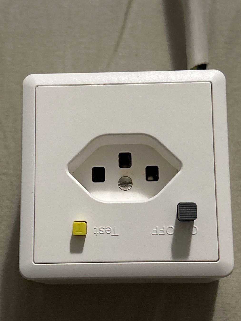 ABB Stecker: FI ABB SidOS ZFS 16A 30mA – Gebraucht aus zürich von pauloreal