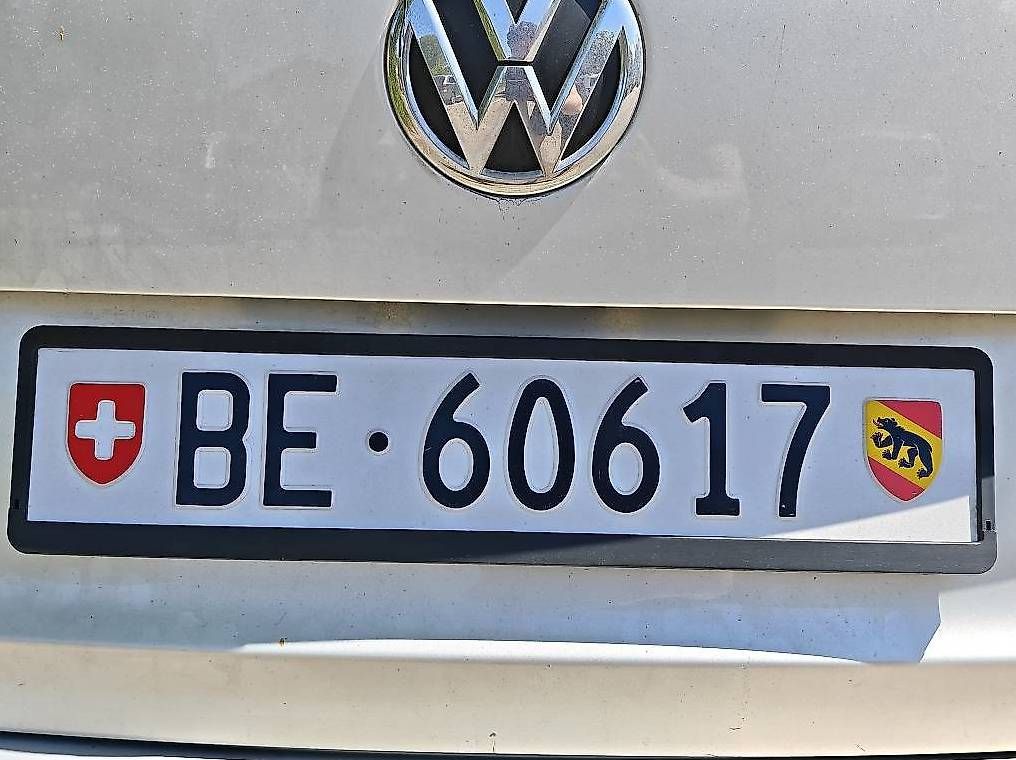 Insegne: Nummernschild BE60617 – Usato da Thun venduto da Emancarena