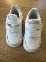 Baskets Adidas blanches taille 23 enfant