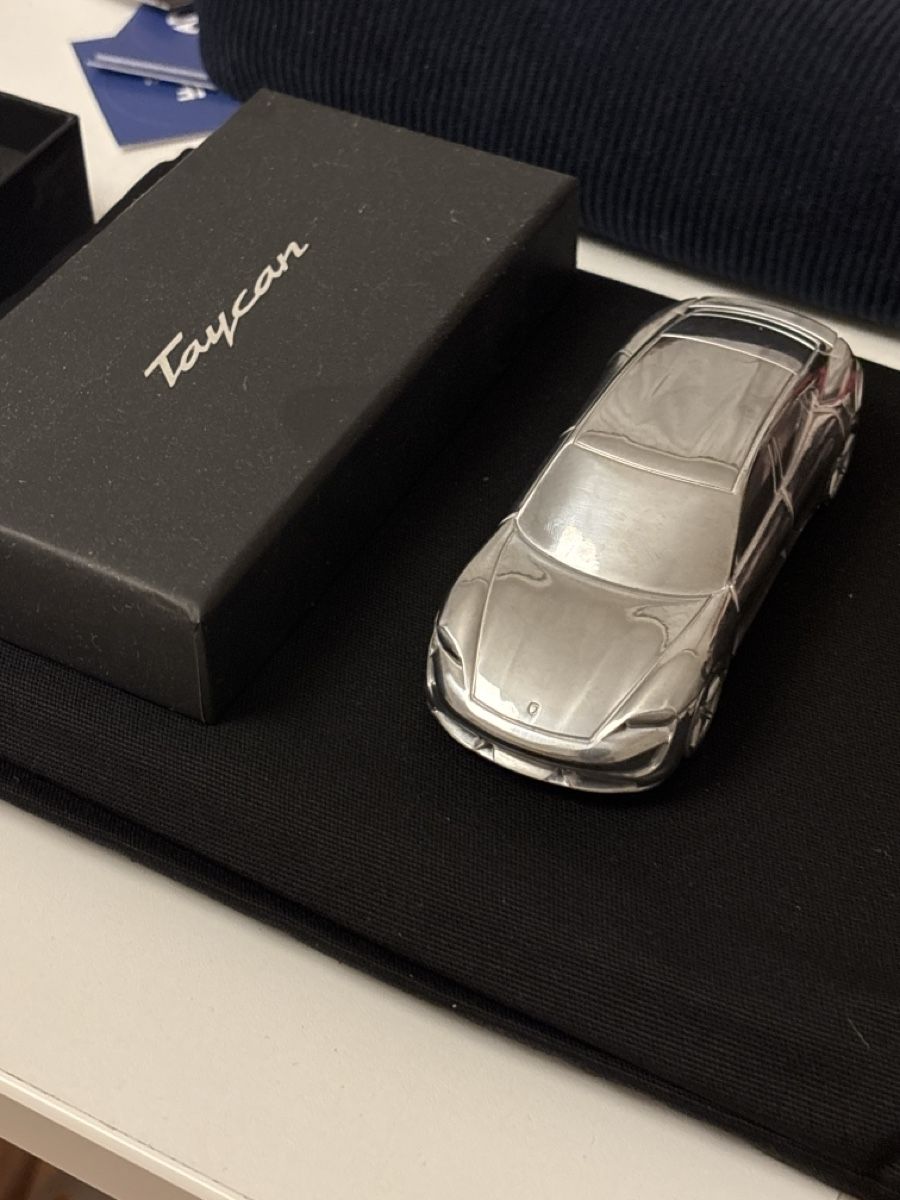 Porsche Modellini d'auto: Porsche Taycan Modellauto Limited Edition  – Nuovo e nell'imballaggio originale da Zollikon venduto da han_rvt8 3