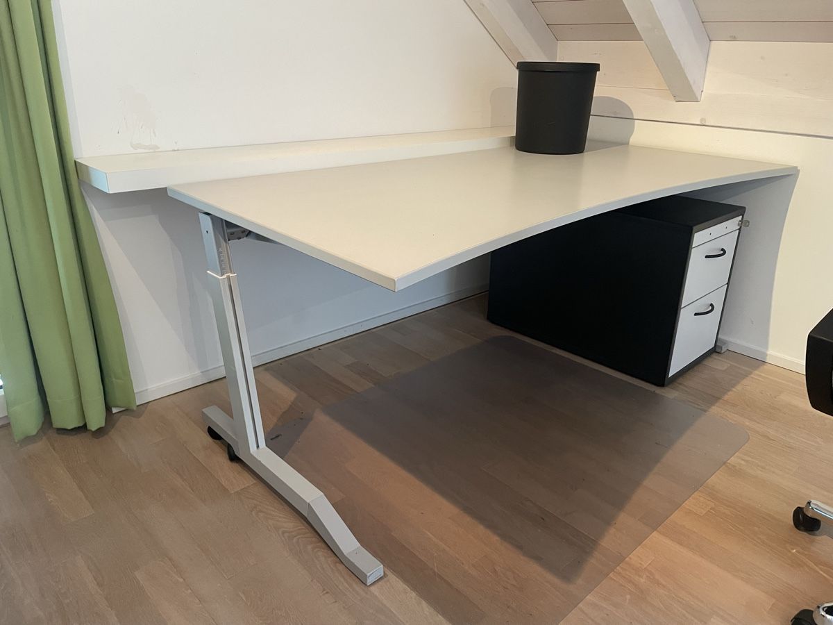 Scrivanie: Curve Elan Arbeitstisch, Bürotisch – Usato da Ebmatingen venduto da Mil04deci 3