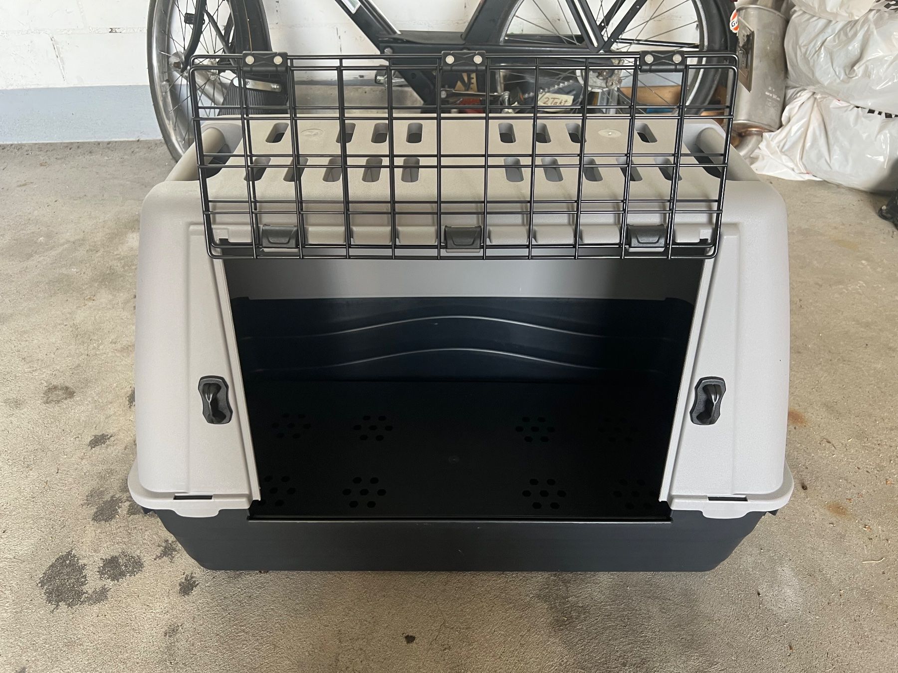 Cages, transport & sécurité: Transportbox für Hunde oder Katzen – D'occasion à Möhlin par gia_n2bh 1
