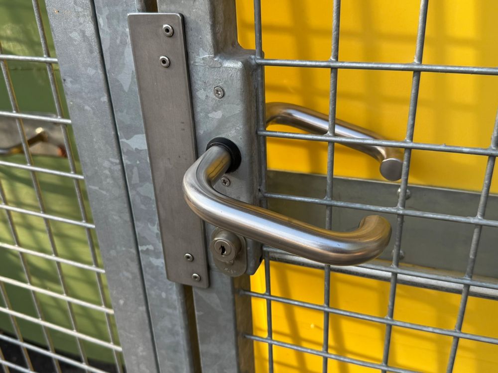 Autres: Absperrgitter ausssen metall – D'occasion à Dübendorf par PrimarschuleDuebi 5