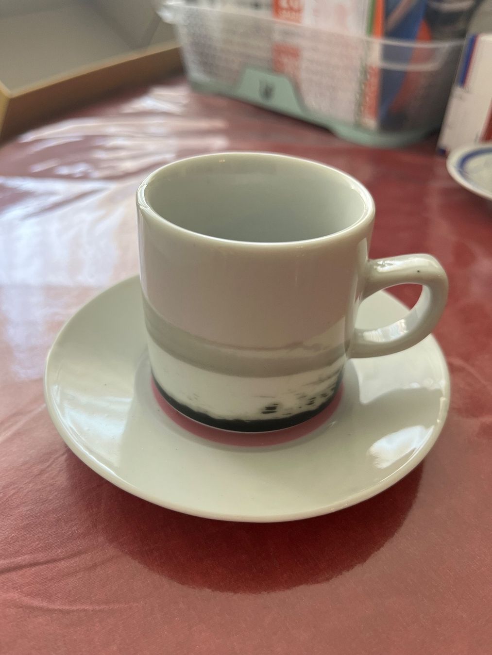 Pfister Tazze: Pfister Sammeltasse mit Unterteller – Nuovo (secondo la descrizione) da Weiningen ZH venduto da and_6tm5