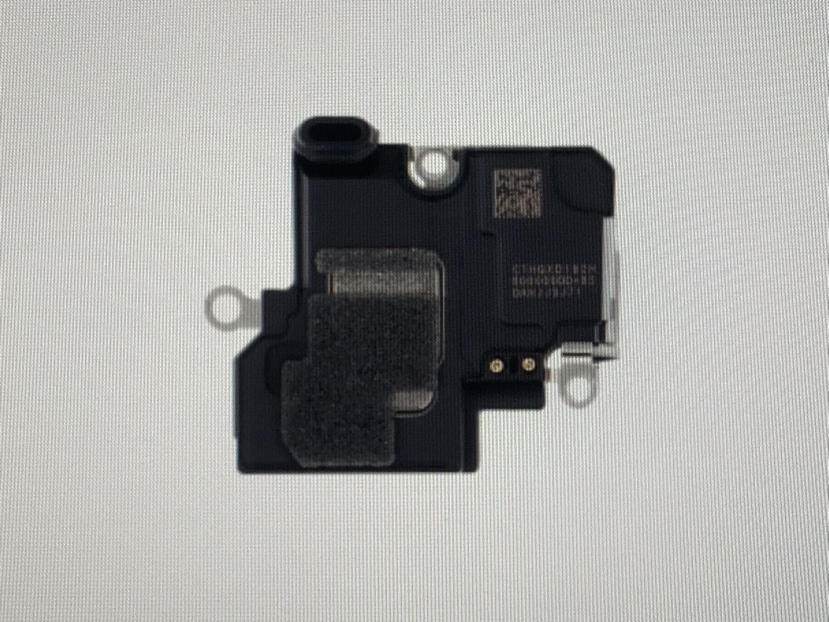 Apple Telefoni cellulari / Smartphones: Iphone 15 pro Earspeaker  – Nuovo e nell'imballaggio originale da bern venduto da reptechnic