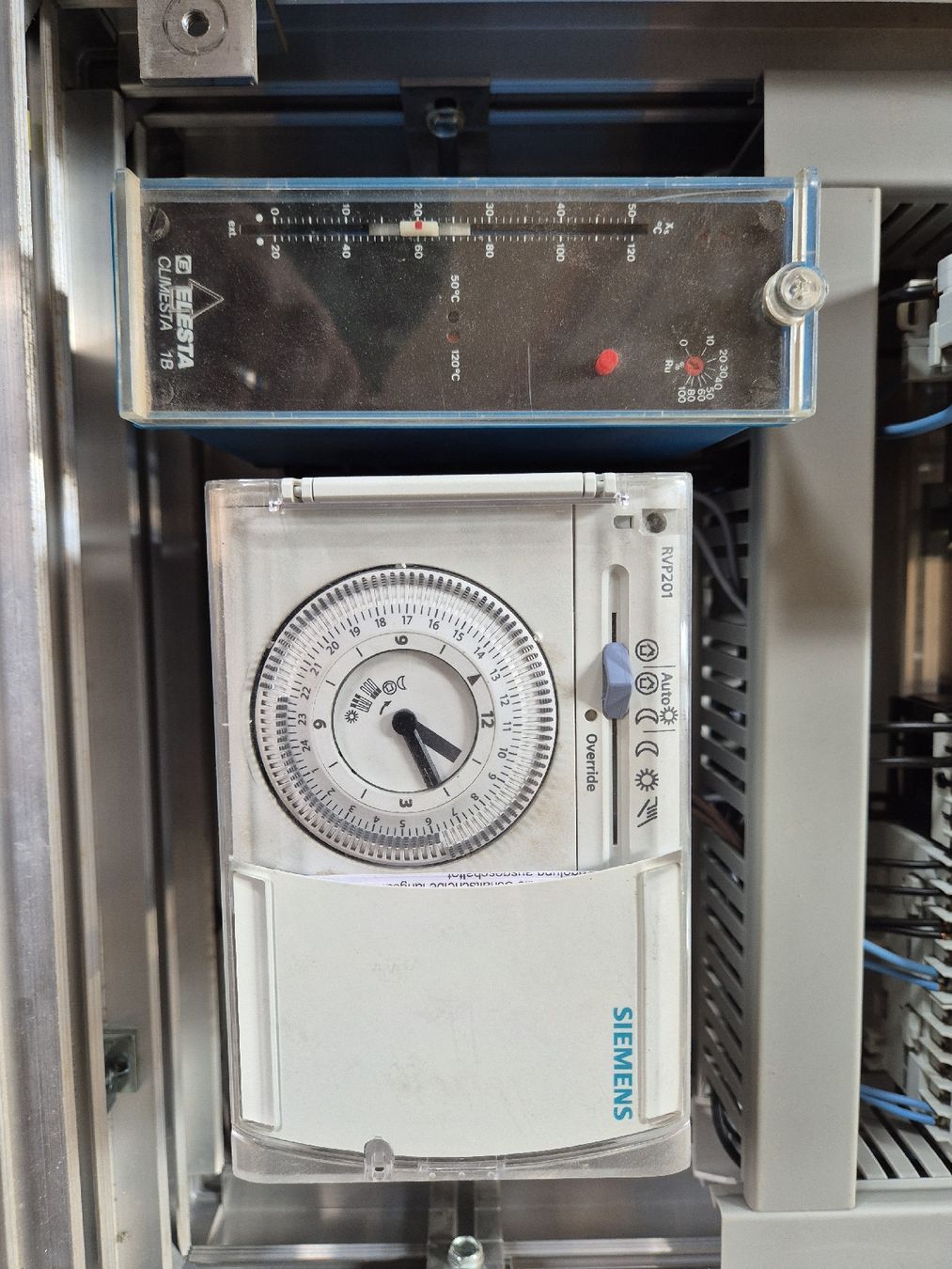 Alimentazione elettrica: Strom Verteilerkasten  – Usato da Weesen venduto da gmah 2