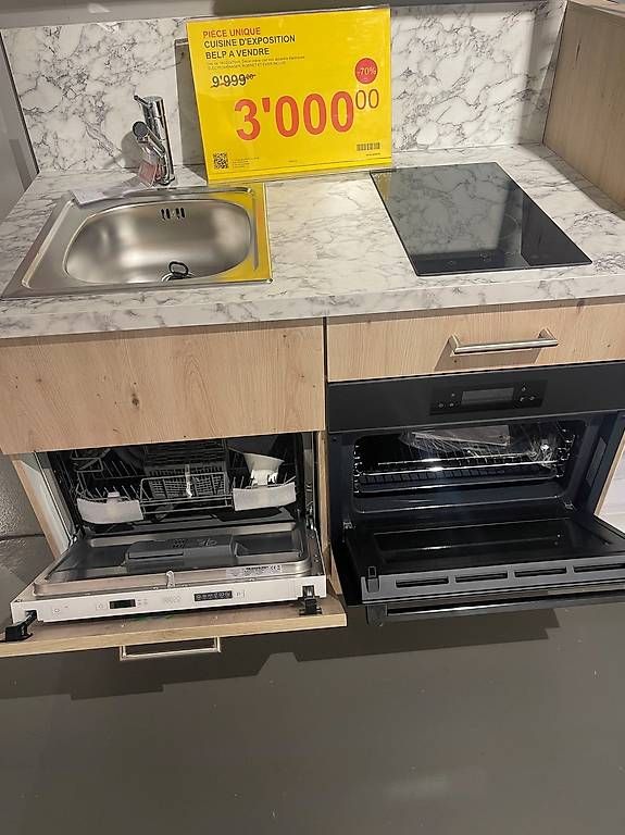Cucine complete: Cuisine intégrée avec appareils électroménagers 180 cm  – Usato da Morges venduto da mor_9x9y 3