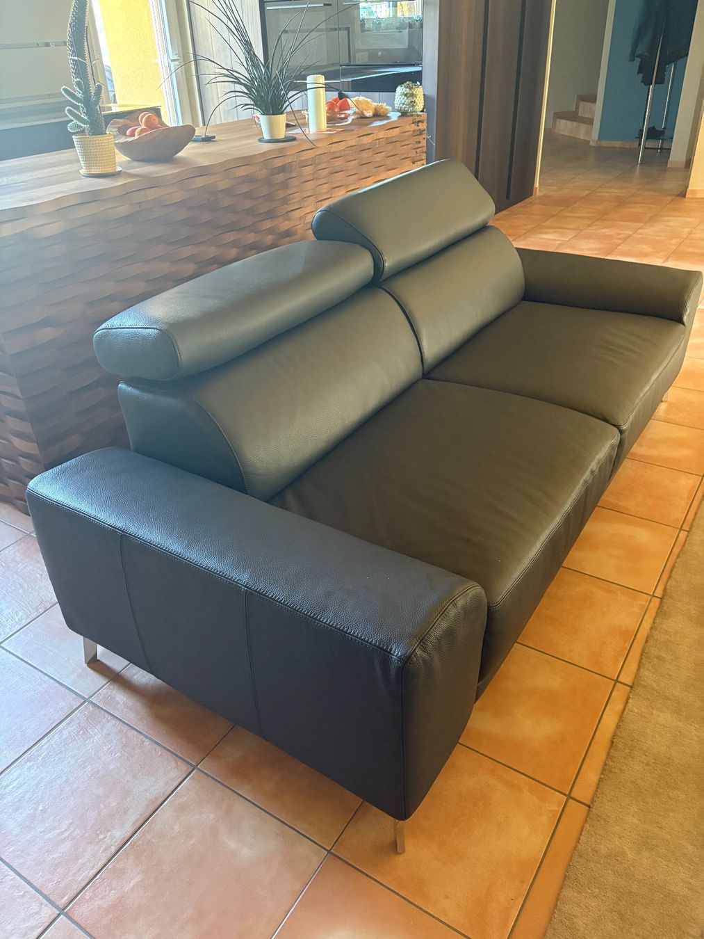 Sofas: Ledersofa anthrazitfarbig neuwertig – D'occasion à Altstätten SG par Alto03
