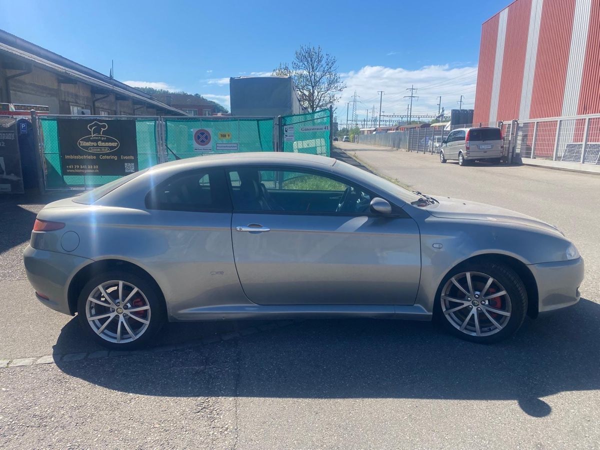 Alfa Romeo Autos: Alfa Romeo GT Coupé 2.0 JTS – Gebraucht aus Avenches von sal_j62q 4