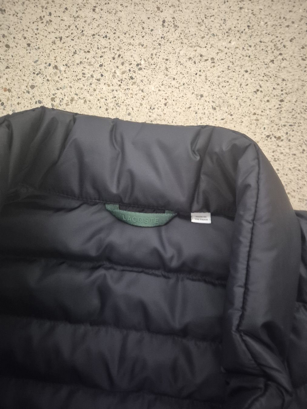 Lacoste Gilet & Giacche: Lacoste Steppweste dunkelblau Grösse L  – Nuovo (secondo la descrizione) da Zürich venduto da Kreis3ZH 1