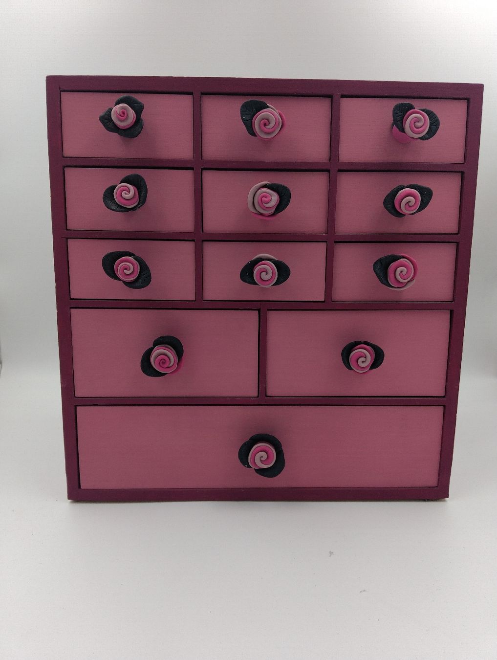 Cassettiere: Süsse rosa Schubladen Möbel mit Rosen – Usato da Zofingen venduto da Lechim01