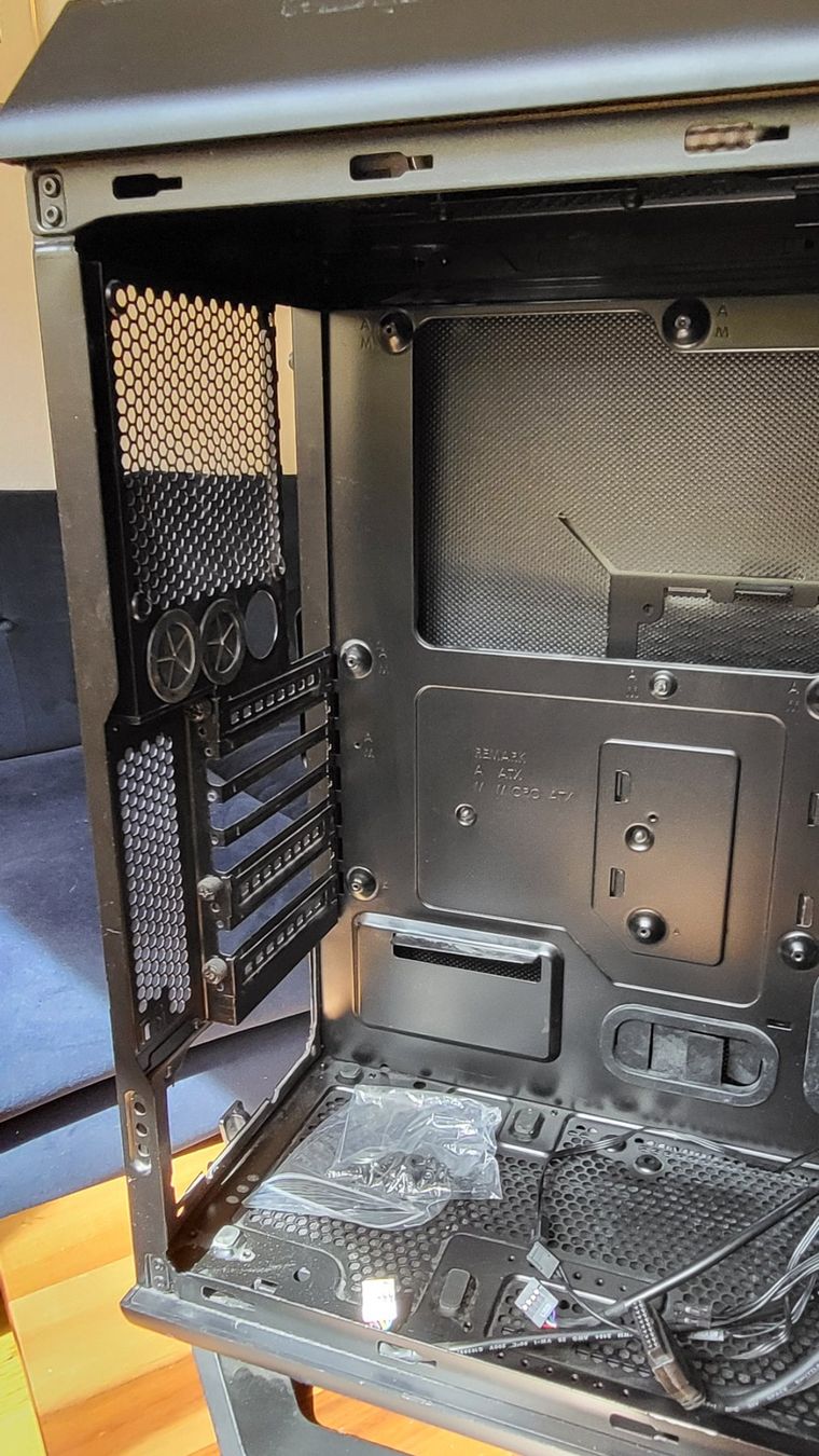 beQuiet! Custodie: Be Quiet! Silent Base 800, ATX PC Gehäuse – Usato da Bern venduto da nic_x6gy 5