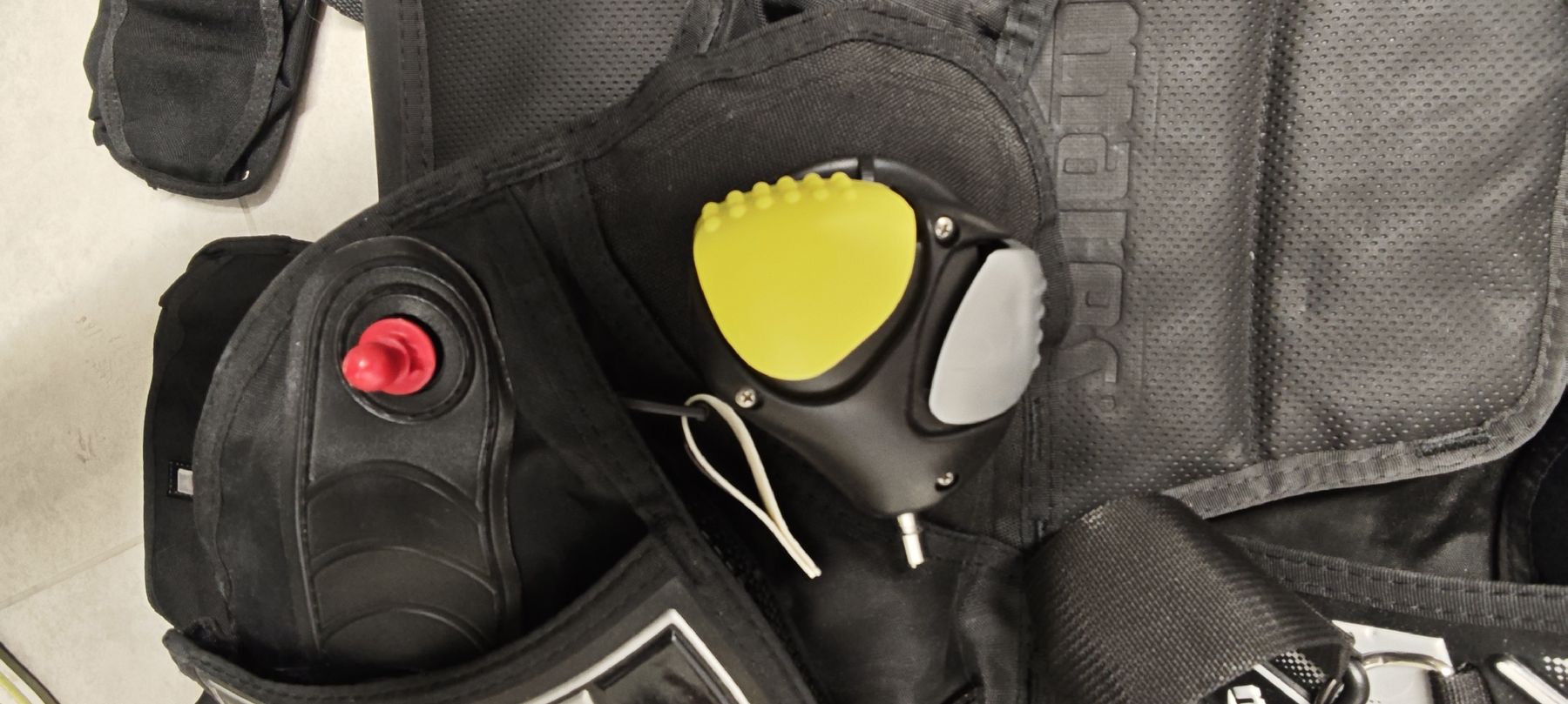 Mares Respiratori & Giubbotti: Tauchjacket Mares Pegasus Airtrimm – Usato da Kirchdorf AG venduto da Aloe11 5