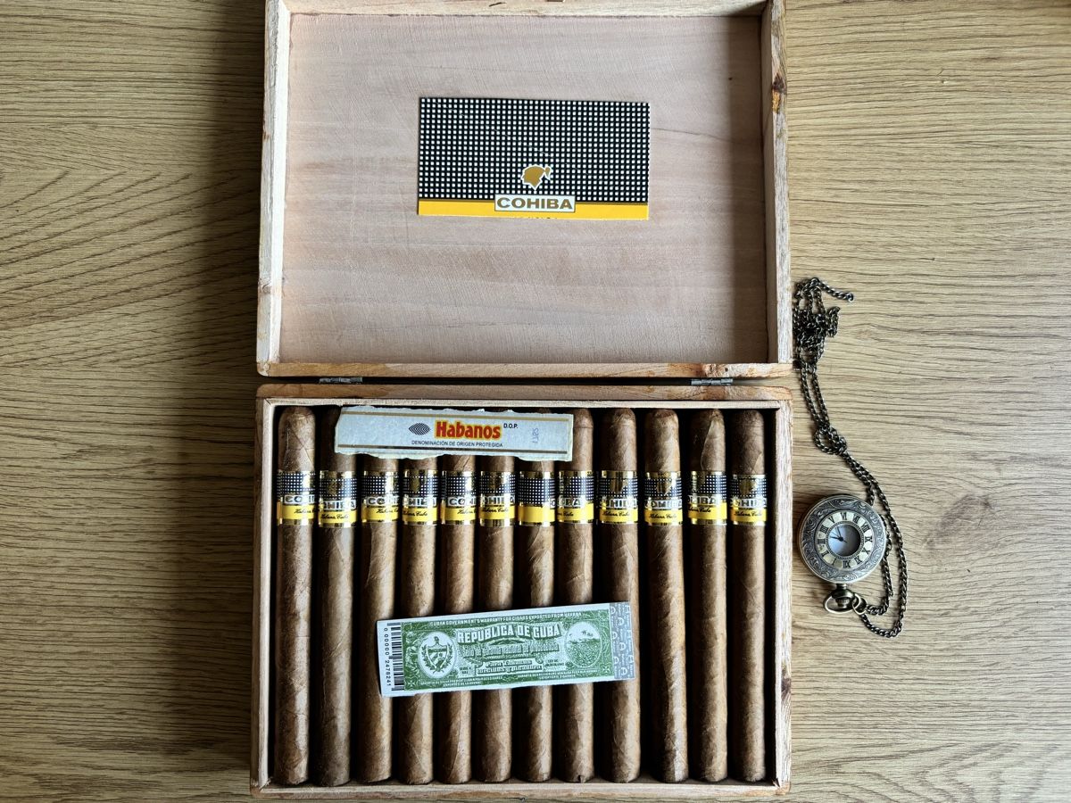 Cohiba Sigari: Zigarrenkiste Cohiba Esplendidos – Nuovo (secondo la descrizione) da Winterthur venduto da jus_9gfg 6