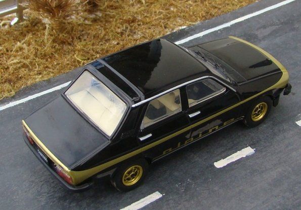 Renault Modellini d'auto: Renault 12 Alpine 1978 schwarz / gold – Nuovo e nell'imballaggio originale da Gerlafingen venduto da espero88 6