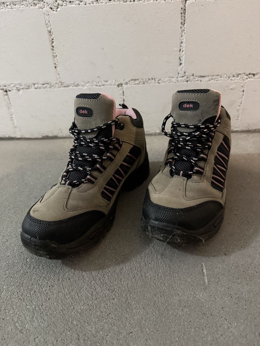 Damenschuhe: Wanderschuhe – Gebraucht aus Therwil von lxsoph