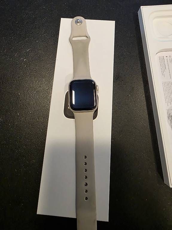 Apple Smartwatch: Apple Watch SE Gen 2 Starlight 40mm – Usato da Othmarsingen venduto da Oepfel 1