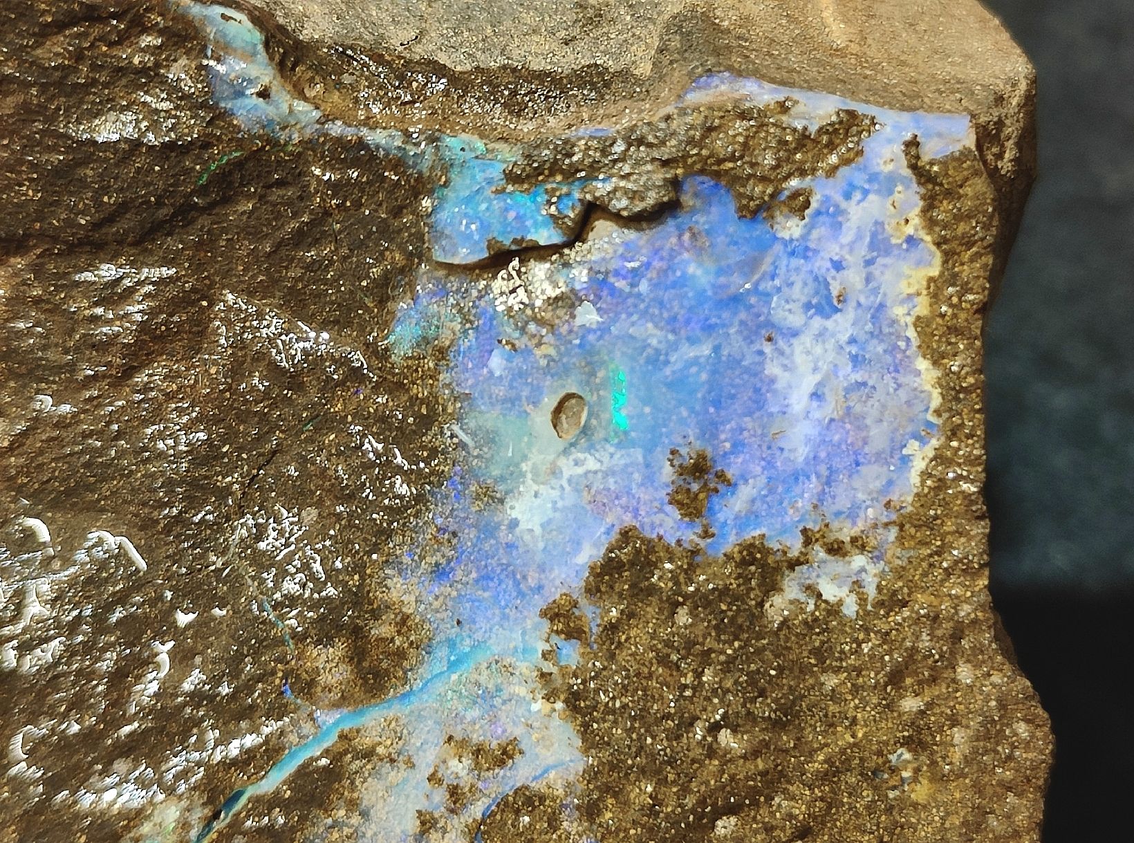 Pietre preziose: Rohstein Boulderopal 715ct – Nuovo (secondo la descrizione) da Biederthal venduto da P_h_1980 1
