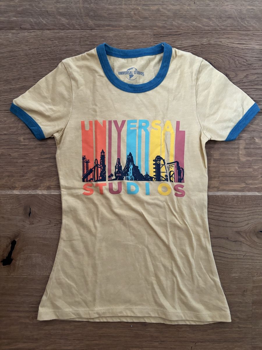 T-Shirts: Universal Shirt – Gebraucht aus Würenlos von Ashley24