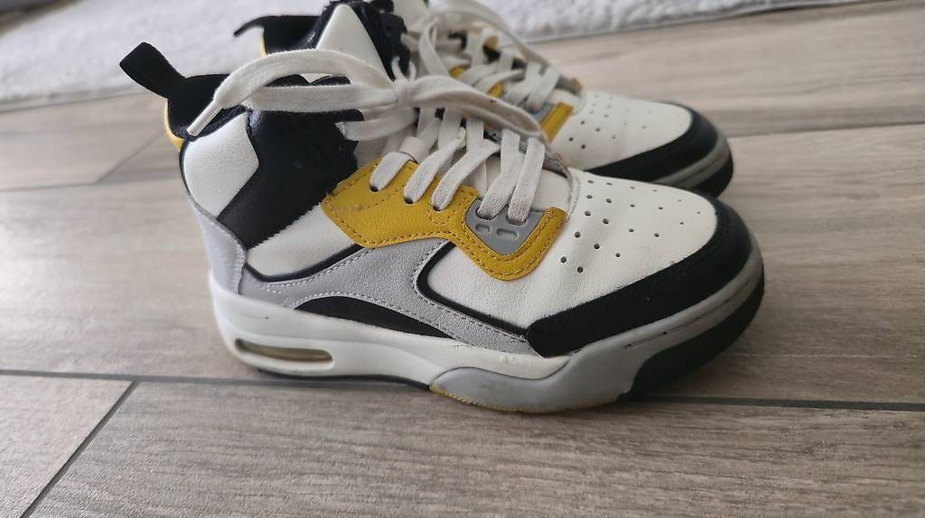 Schuhe für Jungen: Sneaker gr. 33 – Gebraucht aus Liestal von hel_2xmx 1