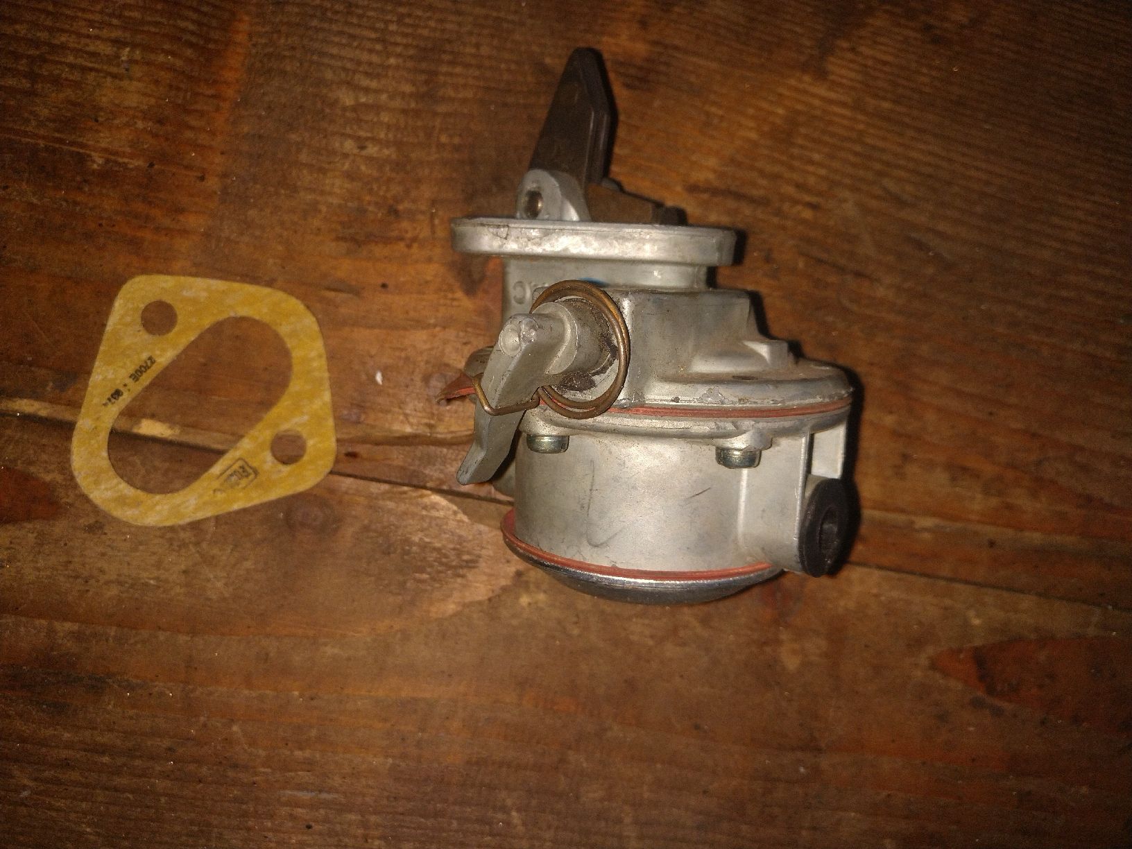 Motori: Oldtimer Kraftstoff Pumpe Ford 2000 3000  Bührer – Nuovo (secondo la descrizione) da Trub venduto da Eneah 1