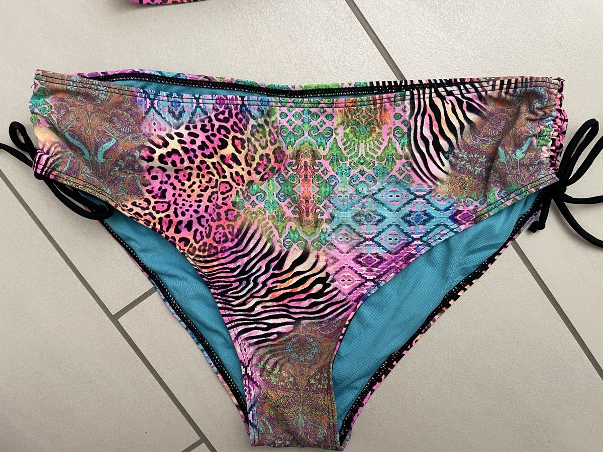 Badekleider & Bikinis: Bikini XL NEU – Neu und originalverpackt aus Rüti ZH von kar_xx9l 1