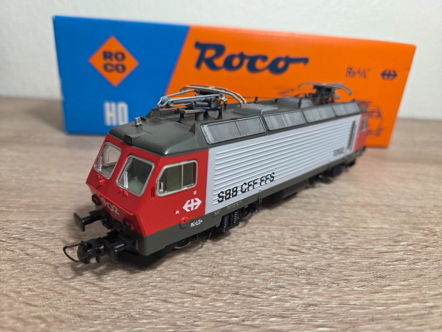 Roco Modelleisenbahnen: Roco 04178 A E-Lok 10102 SBB H0 – Gebraucht aus St-Aubin-Sauges von Lo_Go 2