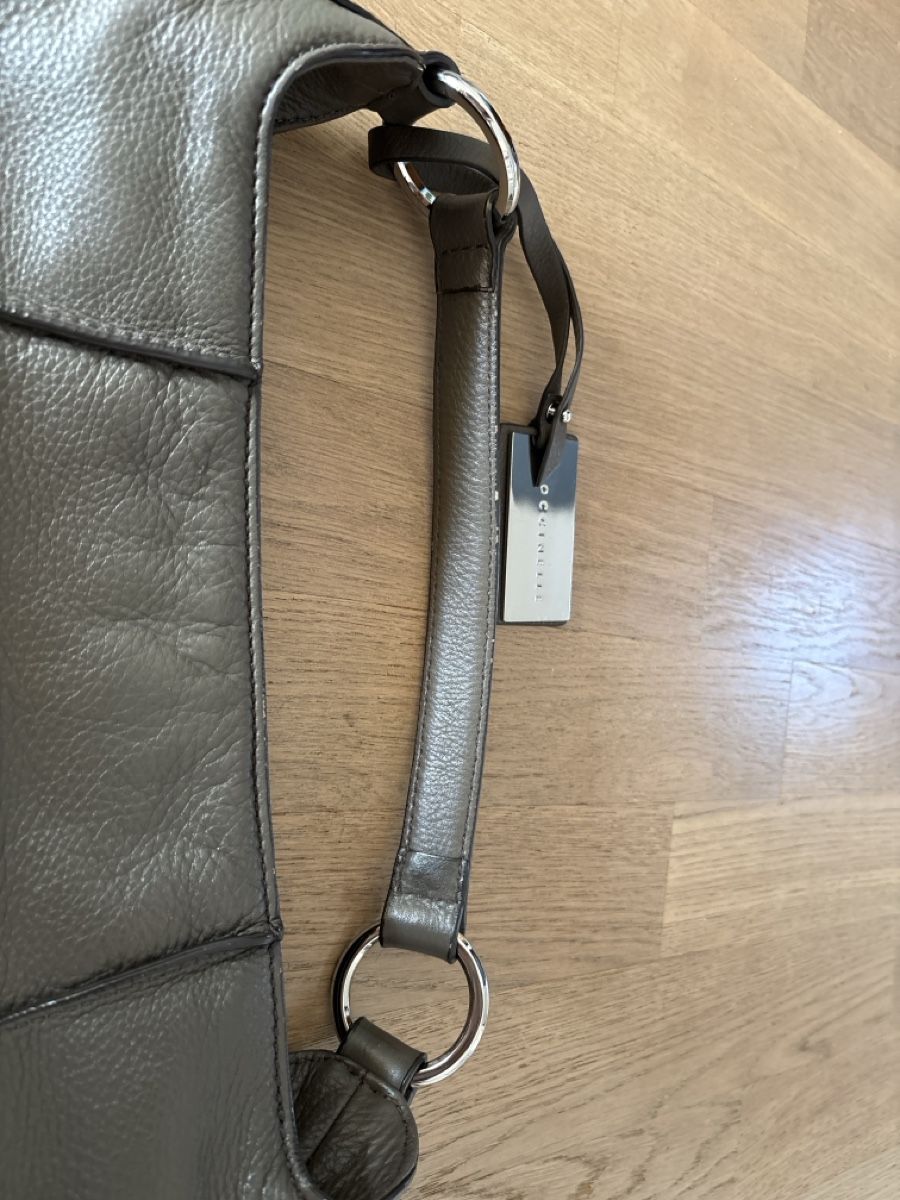 Coccinelle Taschen für Damen: Ledertasche Coccinelle – Gebraucht aus Küttigen von Lexan 4