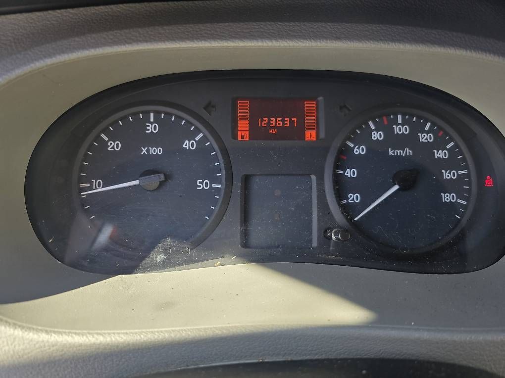Veicoli commerciali: Renault Master 9 Posti A/C Collaudato 07.2024 – Usato da Cadenazzo venduto da LuismacchineSagl 5