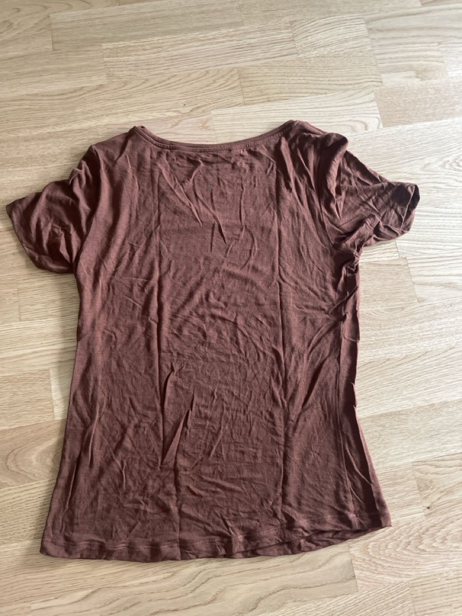 Nile T-shirt: Damen T-Shirt braun Grösse S – Usato da Ostermundigen venduto da leo_n8v2 1