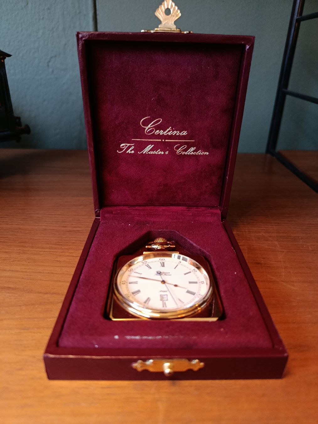 Certina Orologi: Certina Masters Collection Tischuhr – Usato da Riehen venduto da twentymodern 4
