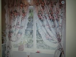 NEU! 2 VORHÄNGE MIT RÜSCHEN LAURA ASHLEY STIL BREITE 150 CM