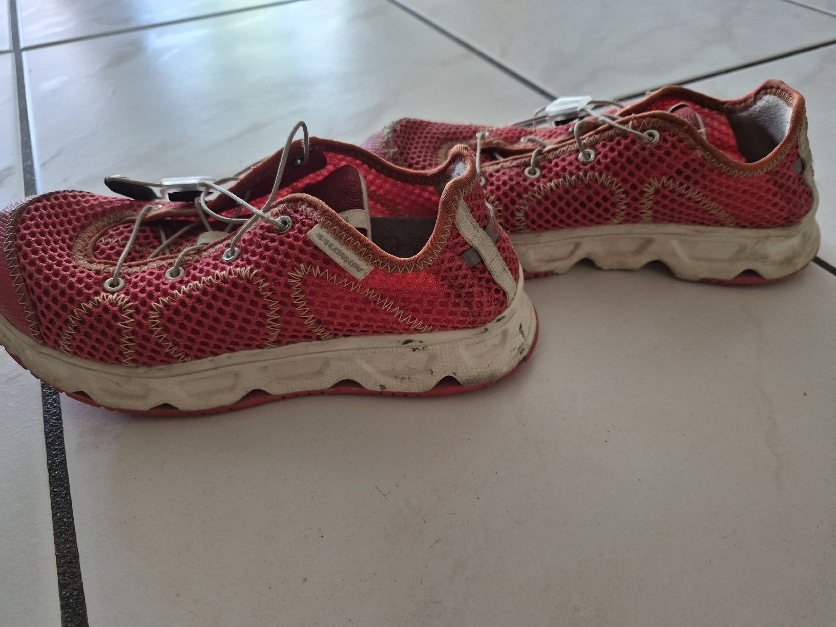Scarpe da uomo: Salomon schuhe gr 33 – Usato da Villigen venduto da KaAn12 1