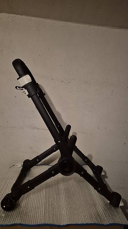 Kinderwagen: Bugaboo Buffalo Gestell,(Neu) schwarz – Gebraucht aus Winterthur von Happy-Baby 3