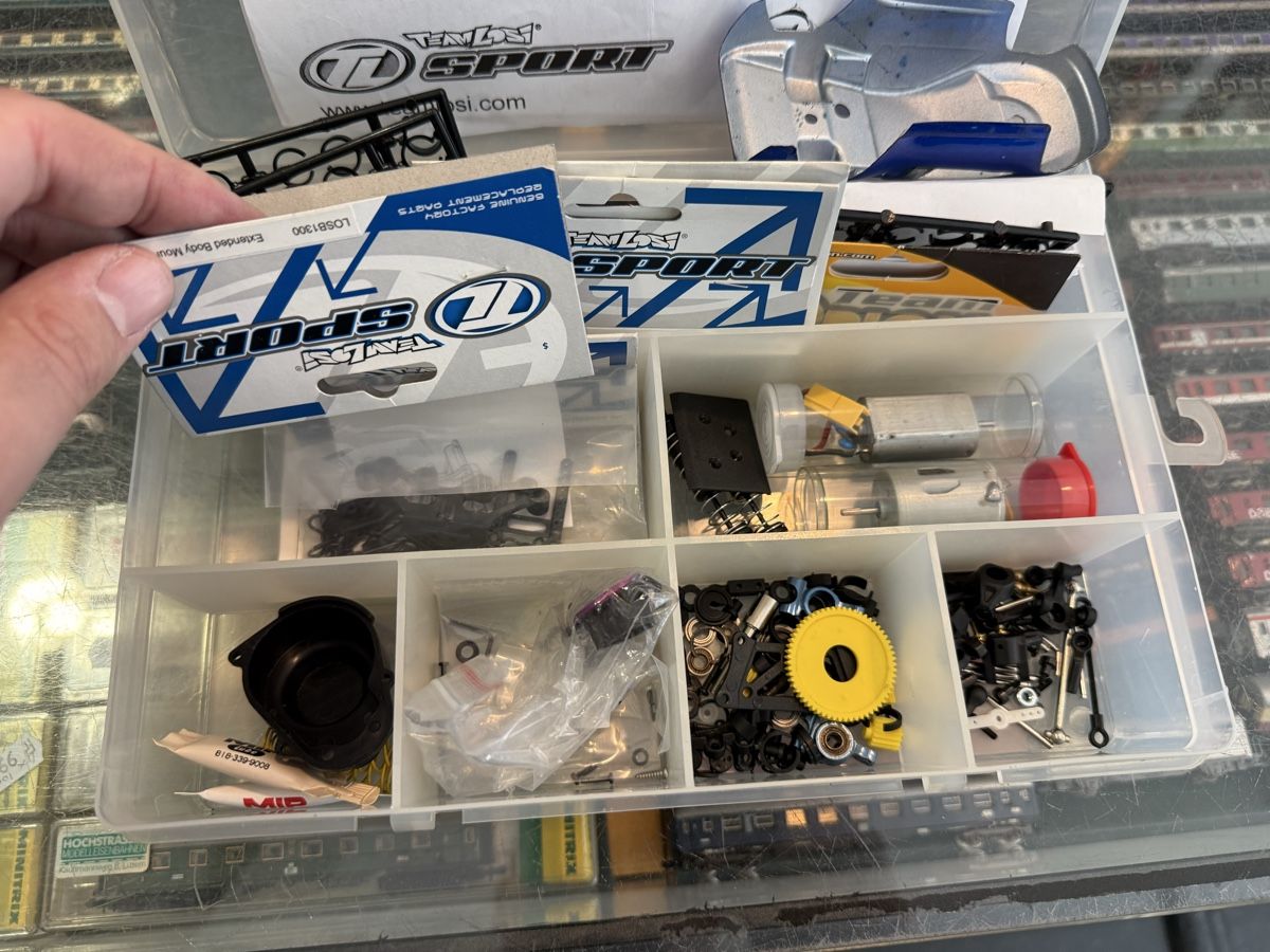 Losi Modellismo RC: Losi mini T case accessories – Usato da Chiasso venduto da Carrara-Modellismo 2
