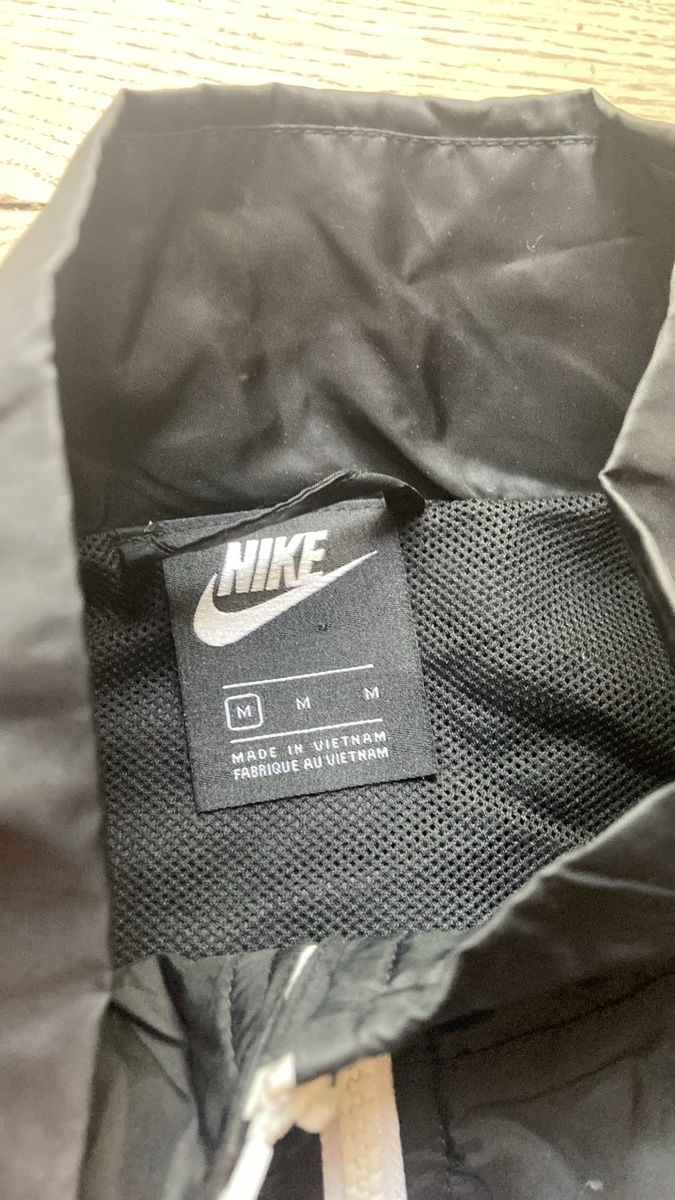 Nike Jacken: Nikejacke Gr M – Gebraucht aus Basel von Nomagusa 1