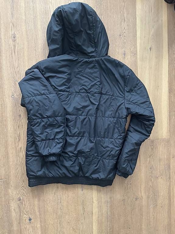 Giacche: Veste Nike à capuche  – Usato da Ursy venduto da LiloNorma 1