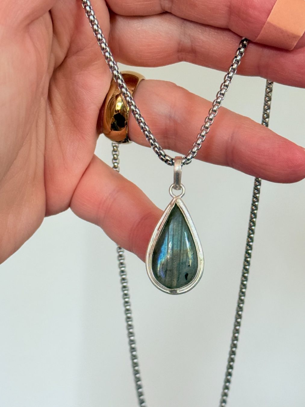 Catenine: Collier avec pendentif larme en labradorite – Nuovo e nell'imballaggio originale da Genève venduto da AWWA