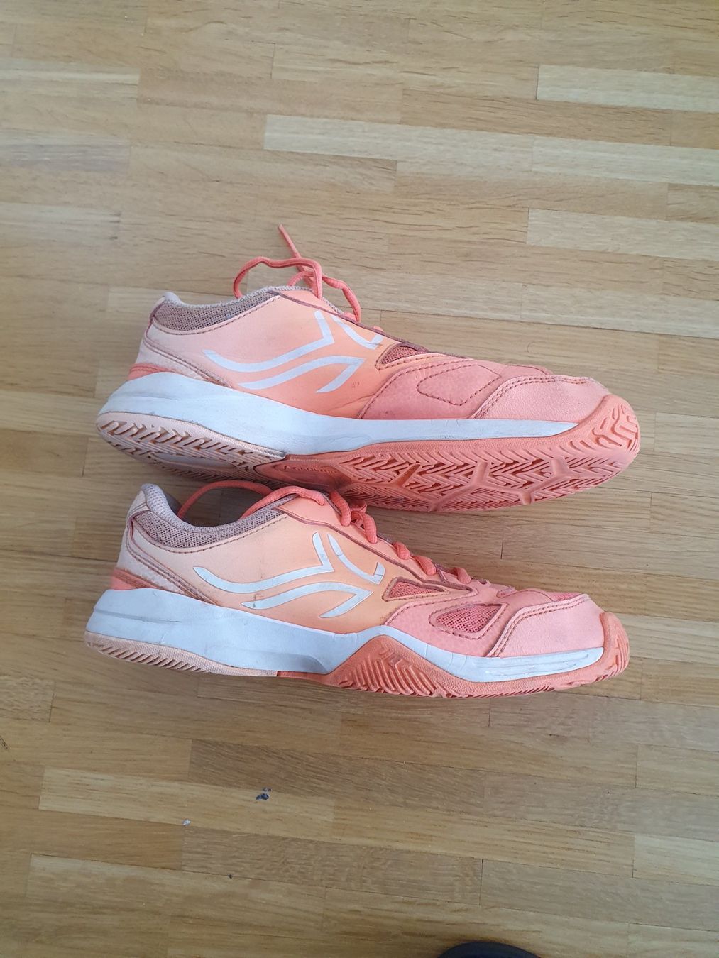 Scarpe per ragazze: Tennisschuhe Artengo, Grösse 37 – Usato da Wettingen venduto da Lenny15 1