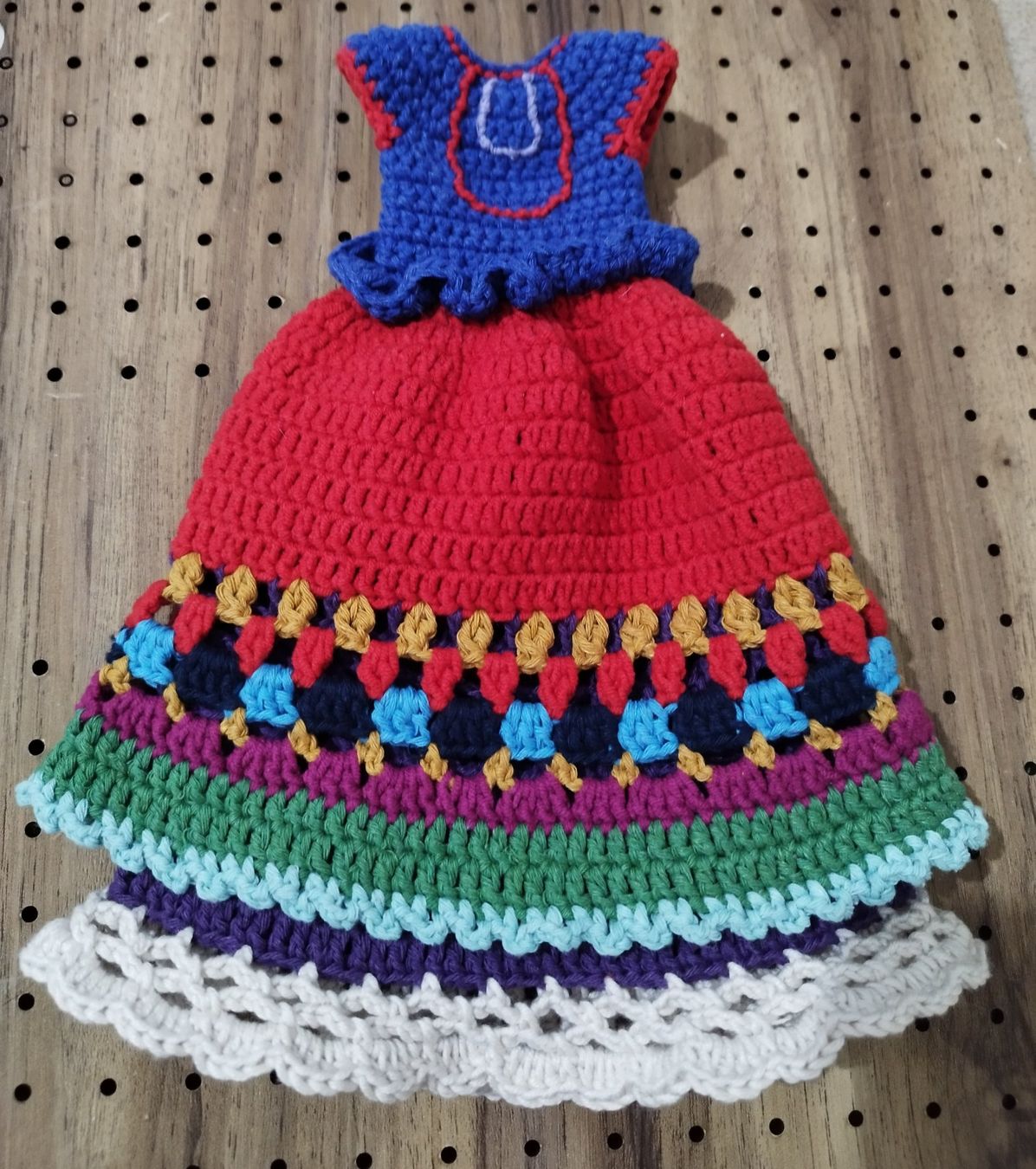 Bambole: Poupée Frida Kahlo crochetée à la main, pièce unique! – Nuovo e nell'imballaggio originale da Arnex-sur-Orbe venduto da can_97vn 9