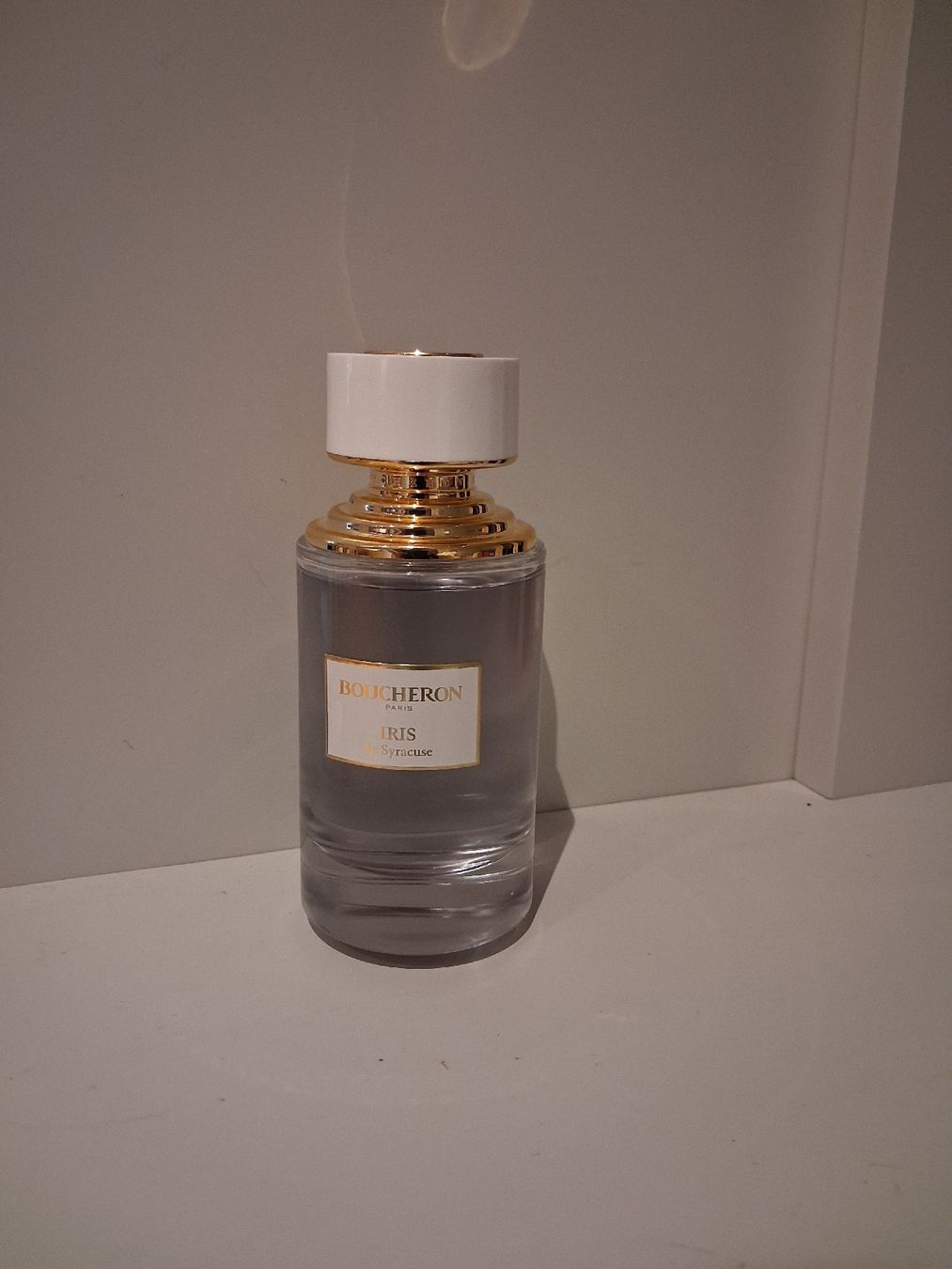 Boucheron Profumi & Eau de Toilette: Boucheron Iris de Syracuse, Eau de parfum presque neuf ! – Nuovo (secondo la descrizione) da Lausanne venduto da ori_5krs