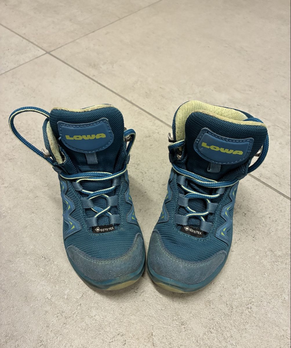 Lowa Schuhe für Jungen: Lowa Wanderschuhe Gr. 24 – Gebraucht aus Bütschwil von kiandra86