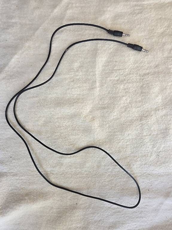Kabel: Câble audio stéréo  – Gebraucht aus Cudrefin von SimSone1